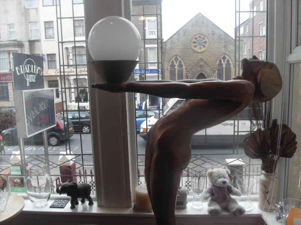 Bradleys Guest house 2*